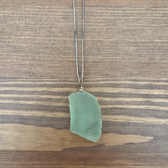 Artisan seaglass necklace on silver chain - Picture 2 of 4